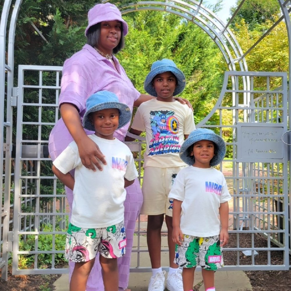 Meet your Posher, Joy